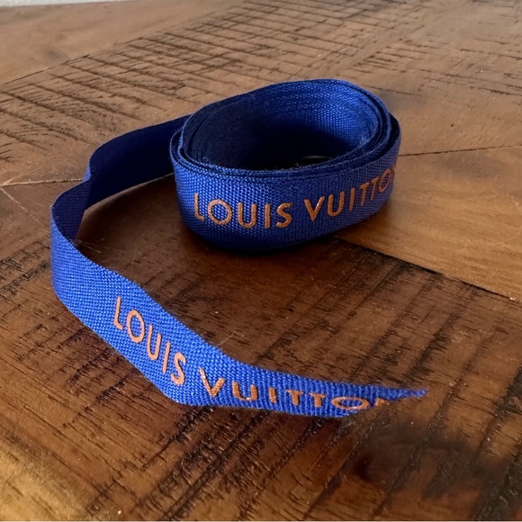 85 inches Louis Vuitton ribbons - Picture 2 of 2